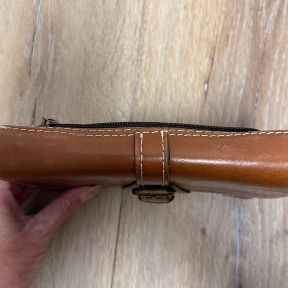 Patricia Nash Torri Clutch Heritage with Embossed Logo - Picture 5 of 13